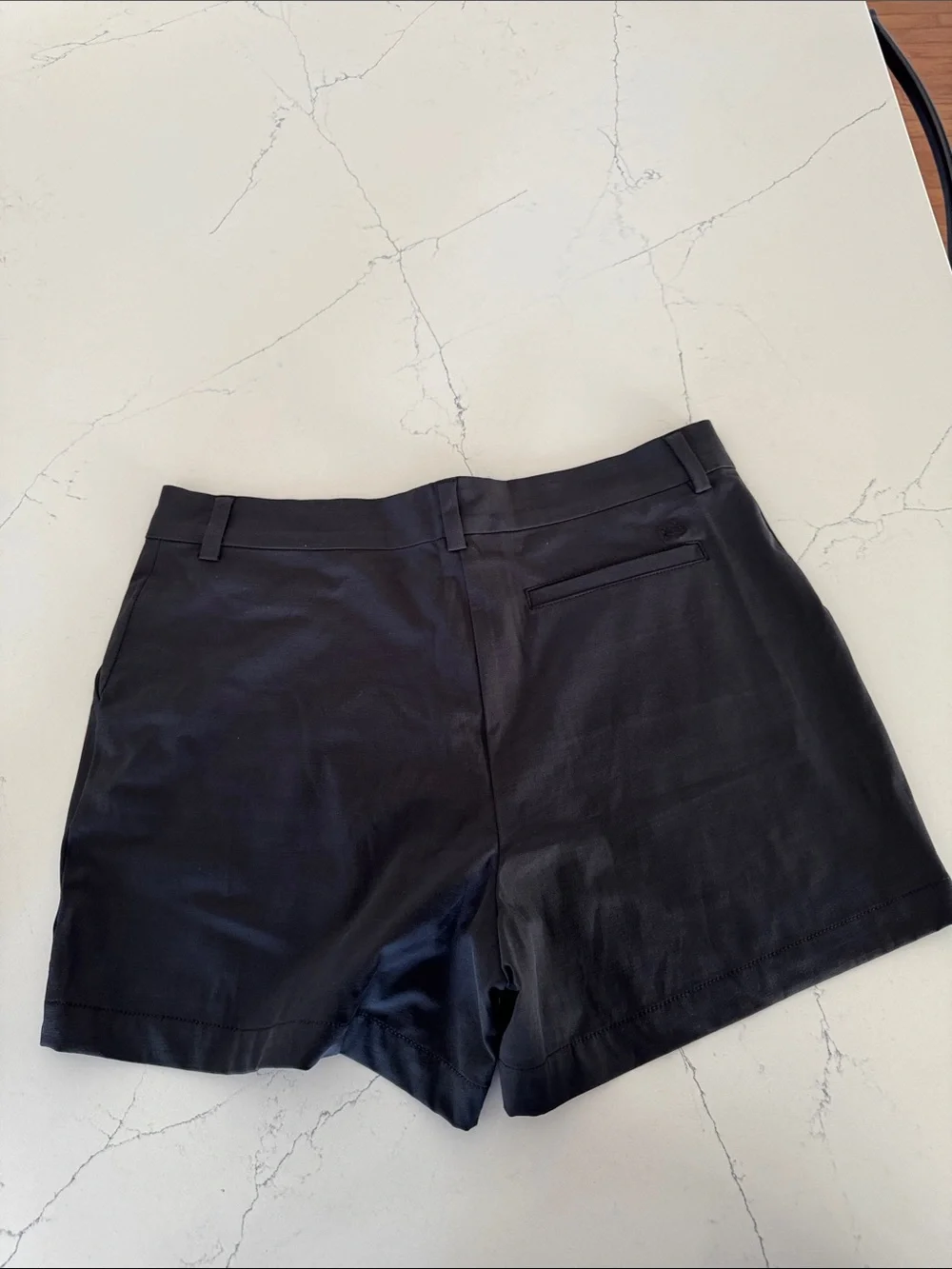 Southern Tide Black Women's Tailored Bermuda Shorts